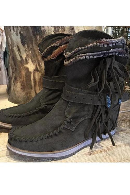 LM | Suede moccasin boots with fringes