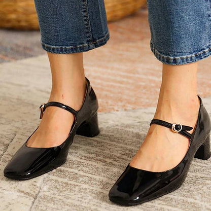 LM | Shoes with shiny block heel