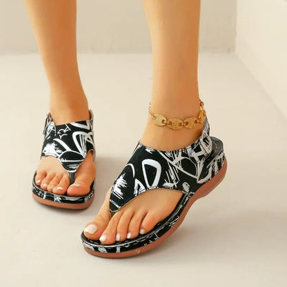 LM | Boho sandals with floral pattern and toe strap